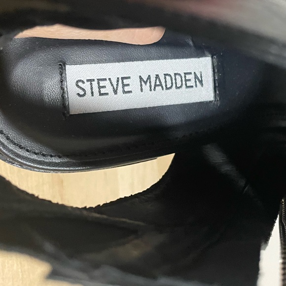 Open toe, open heel black heeled sandals - Picture 5 of 5